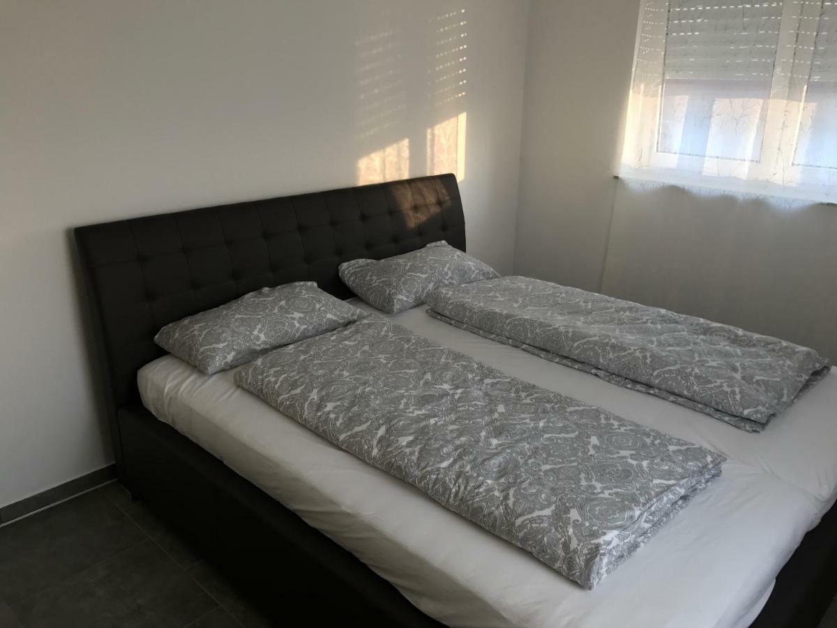 Victoria Appartement คัปเพล-กราเฟินเฮาเซน ภายนอก รูปภาพ