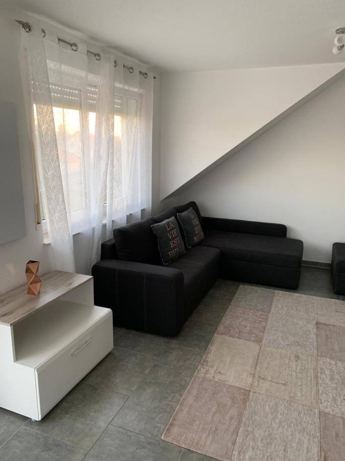 Victoria Appartement คัปเพล-กราเฟินเฮาเซน ภายนอก รูปภาพ